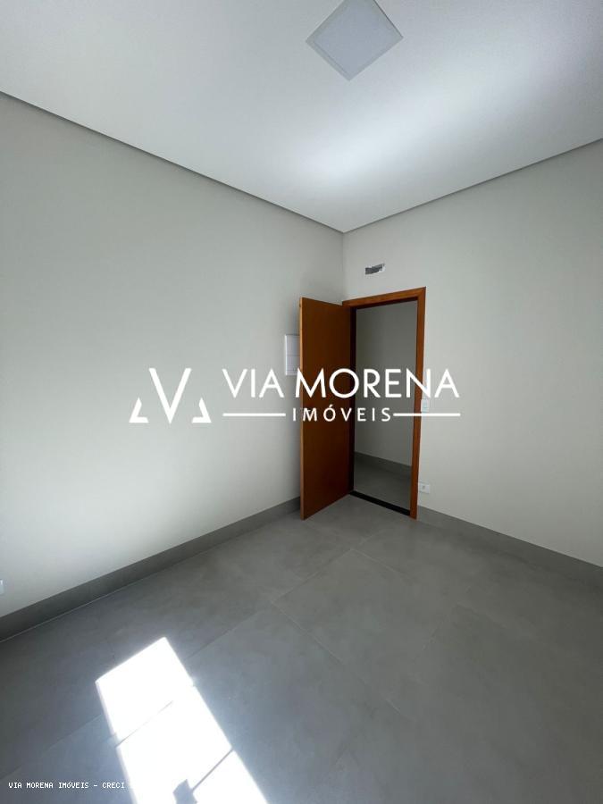 Casa à venda com 3 quartos, 180m² - Foto 2