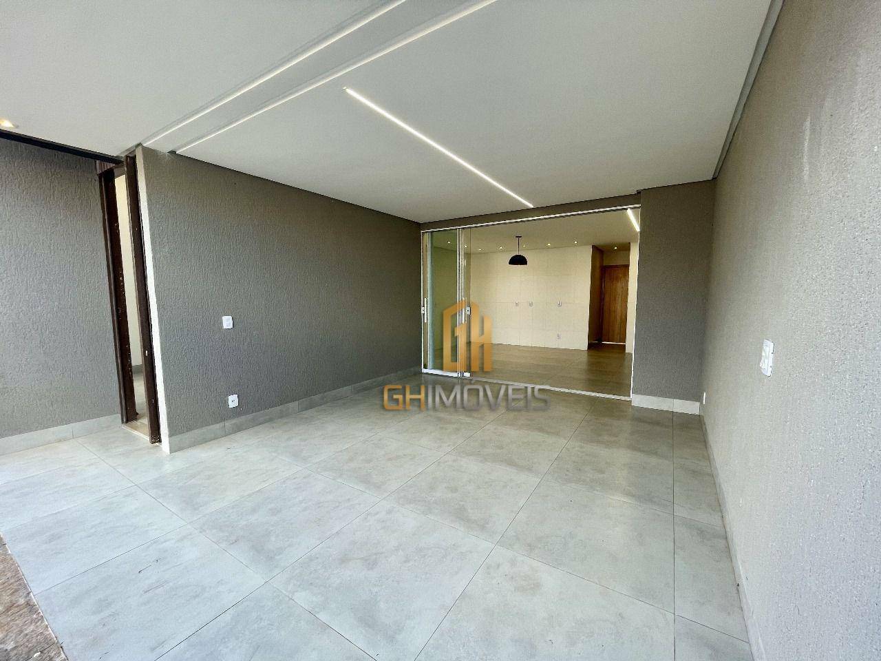 Casa à venda com 3 quartos, 132m² - Foto 2