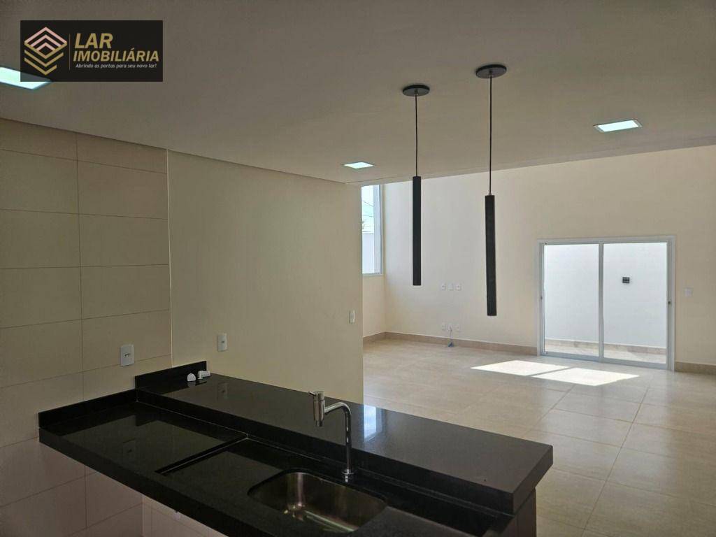 Casa à venda com 3 quartos, 250m² - Foto 6