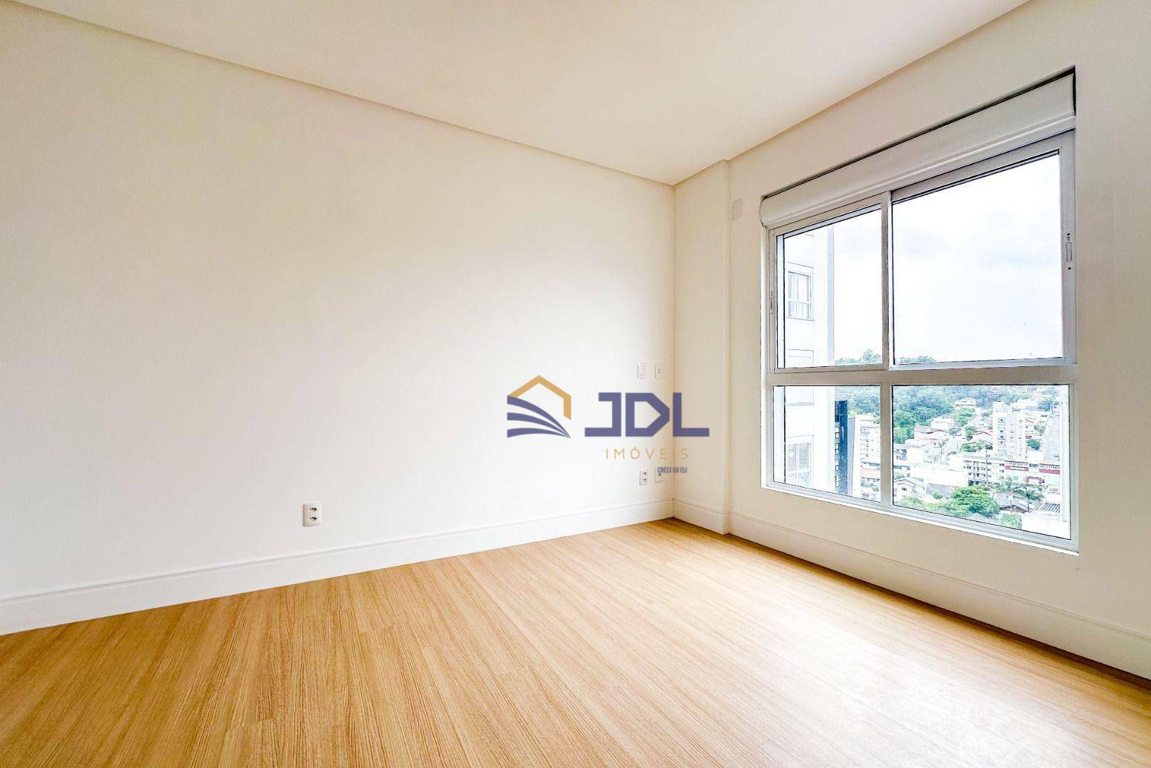 Apartamento à venda com 3 quartos, 139m² - Foto 19