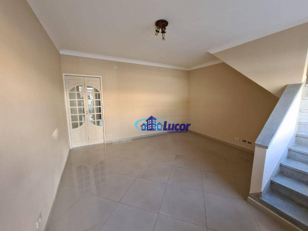 Sobrado para alugar com 2 quartos, 75m² - Foto 1