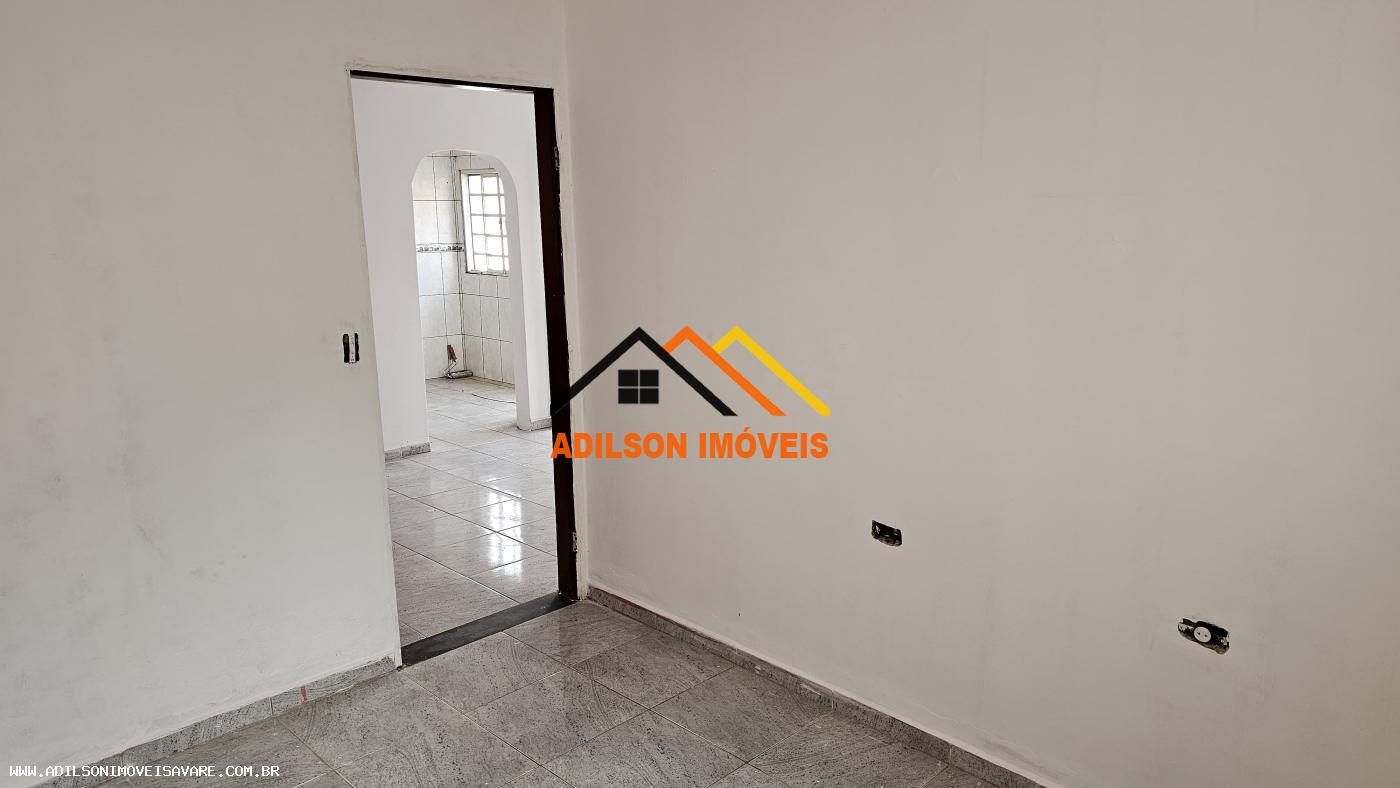 Casa à venda com 2 quartos, 200m² - Foto 3