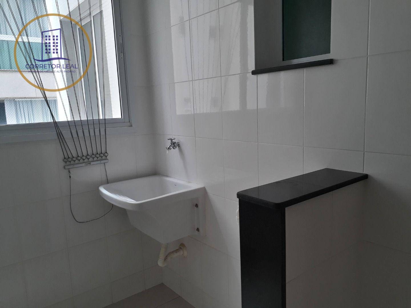 Apartamento à venda com 2 quartos, 70m² - Foto 3