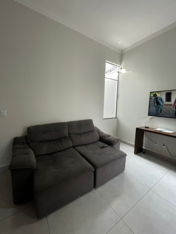 Casa à venda com 3 quartos, 135m² - Foto 2