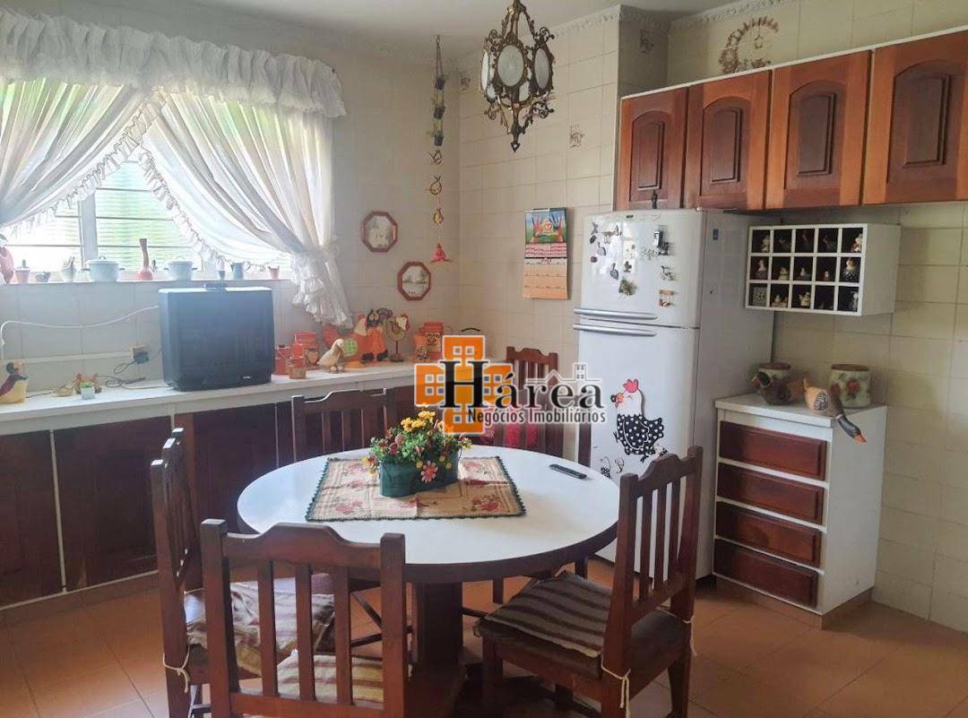 Casa à venda com 3 quartos, 256m² - Foto 7