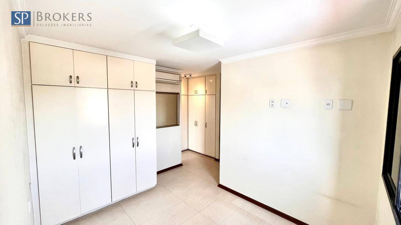 Apartamento à venda com 3 quartos, 110m² - Foto 2