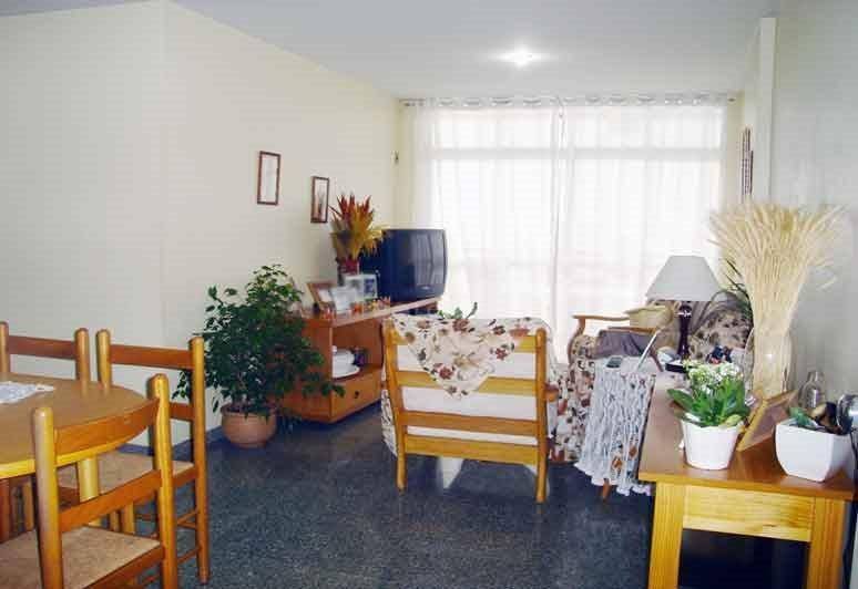 Apartamento à venda com 4 quartos, 198m² - Foto 1