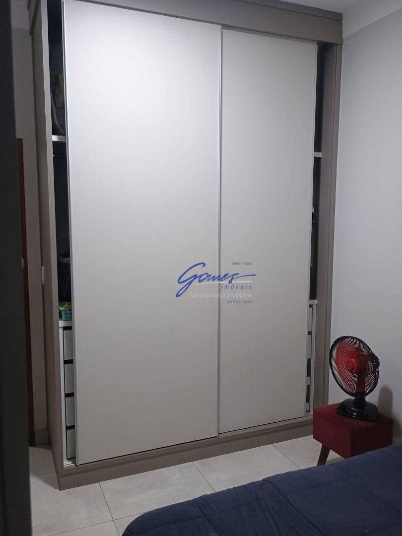 Casa à venda com 3 quartos, 210m² - Foto 14