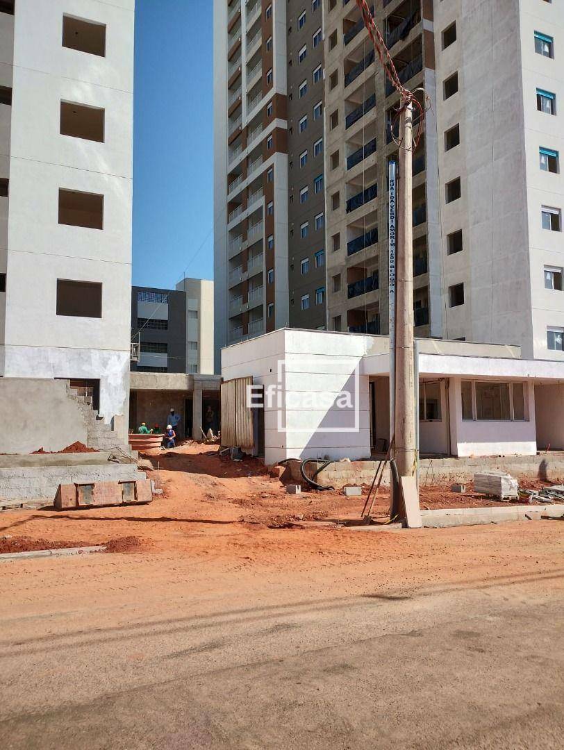 Apartamento à venda com 3 quartos, 80m² - Foto 1