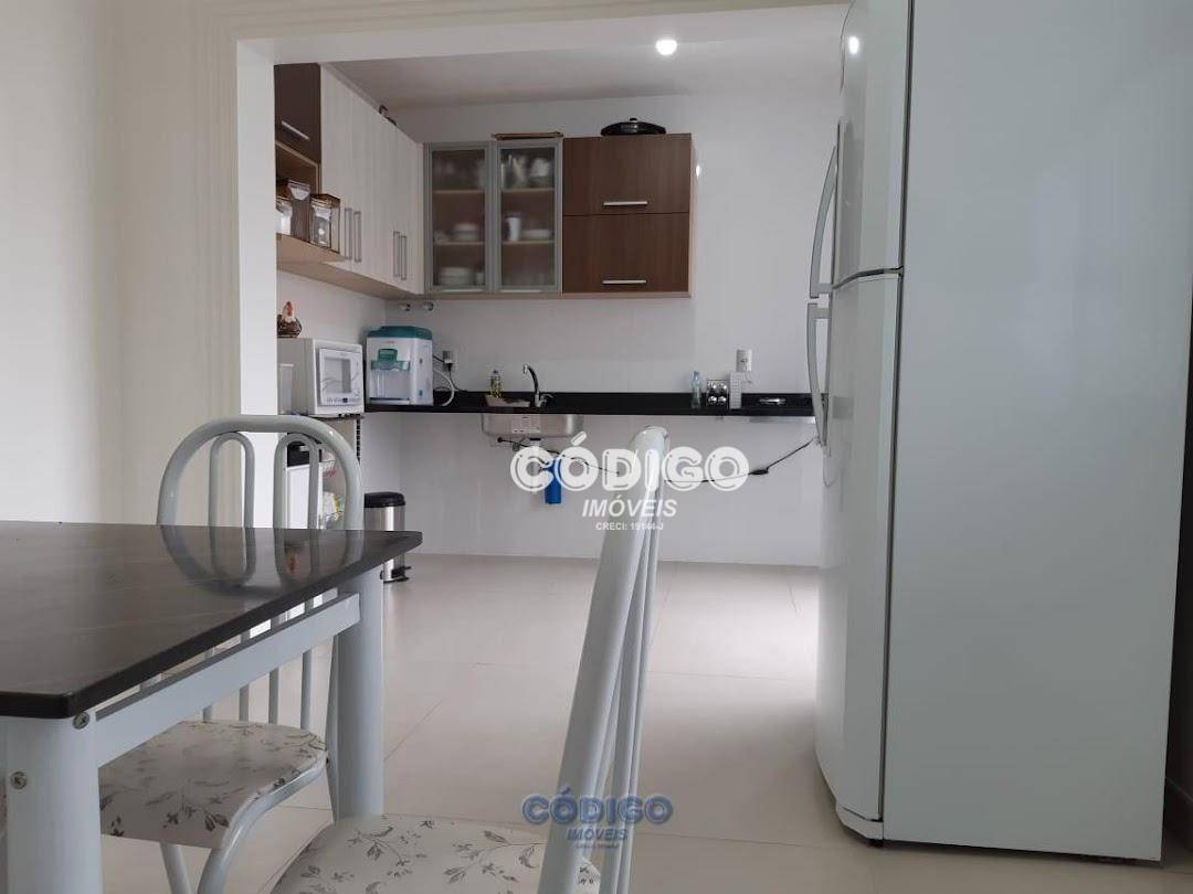 Casa à venda com 3 quartos, 330m² - Foto 3