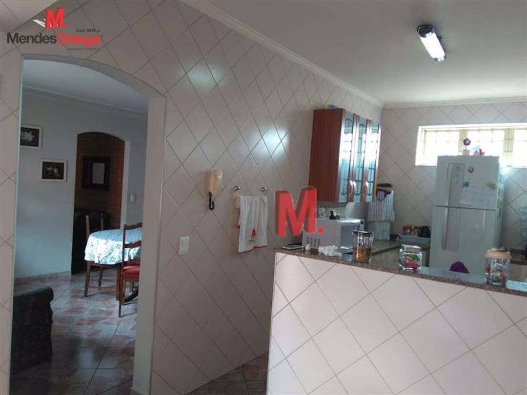 Casa à venda com 2 quartos, 196m² - Foto 3