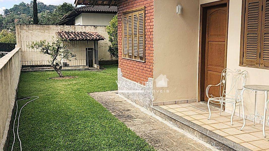 Casa à venda com 4 quartos, 230m² - Foto 50