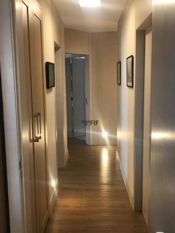 Apartamento à venda com 3 quartos, 200m² - Foto 12