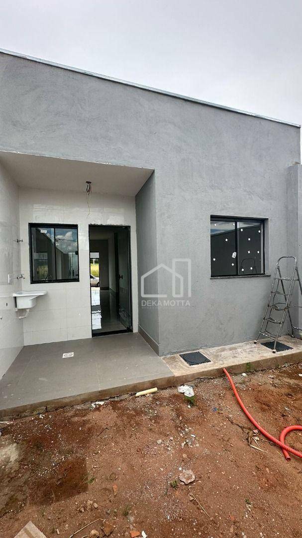 Casa à venda com 2 quartos, 45m² - Foto 2