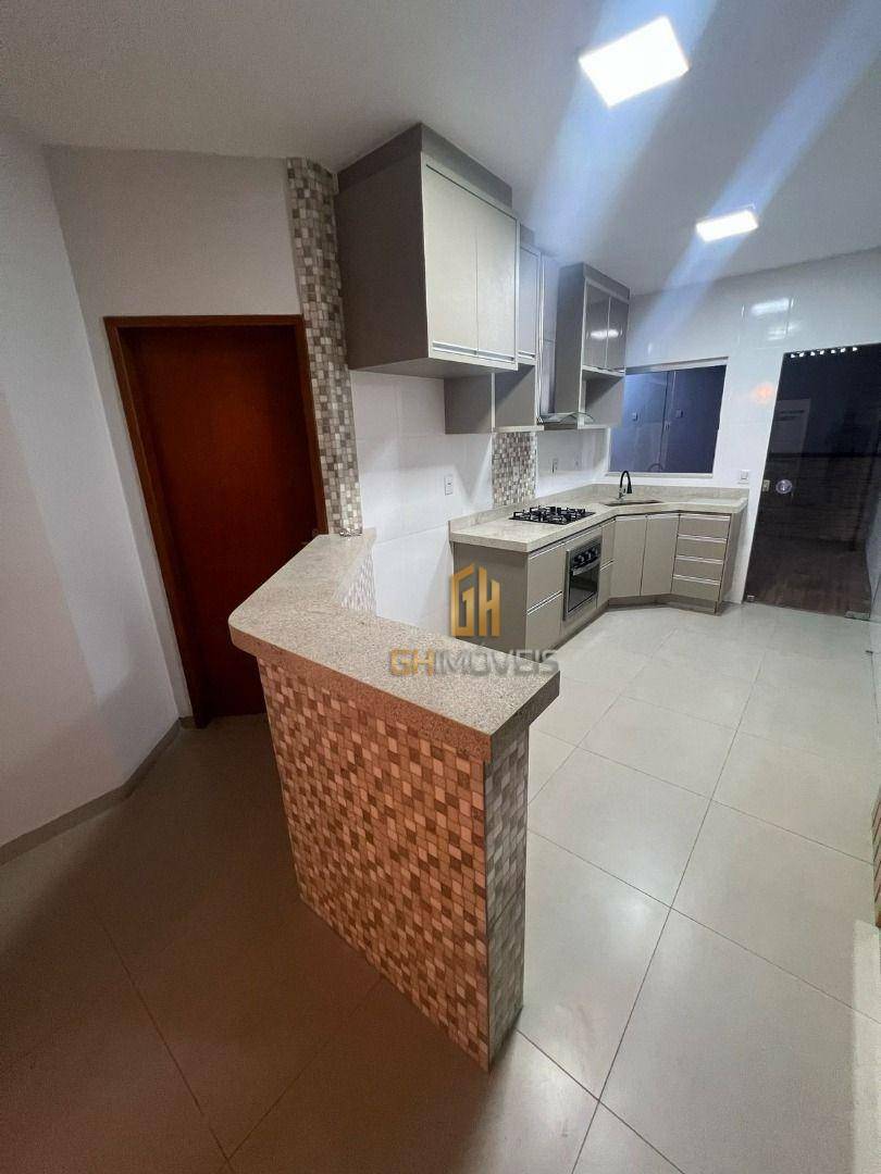 Casa à venda com 3 quartos, 145m² - Foto 1