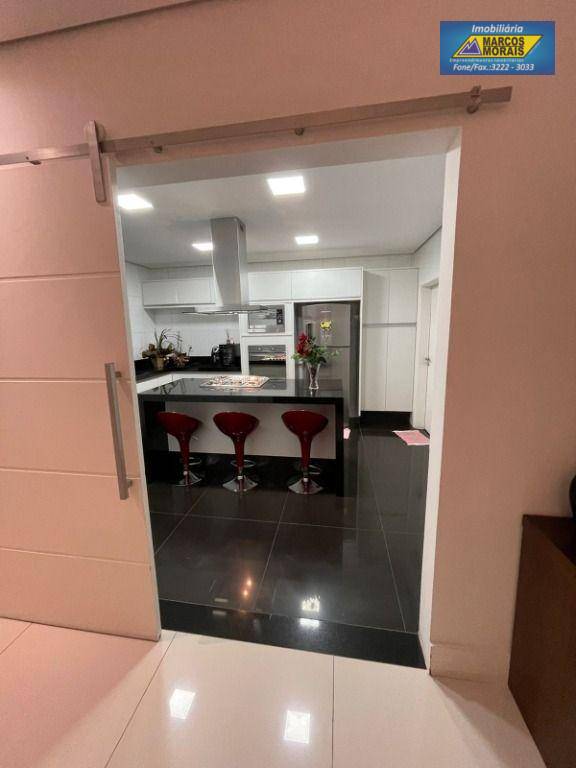 Casa de Condomínio à venda com 3 quartos, 415m² - Foto 12