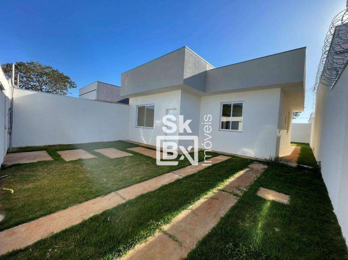 Casa à venda com 2 quartos, 250m² - Foto 1