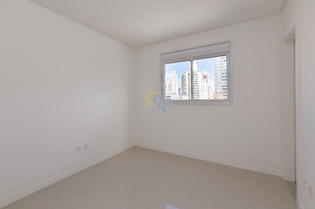 Apartamento à venda com 4 quartos, 150m² - Foto 7