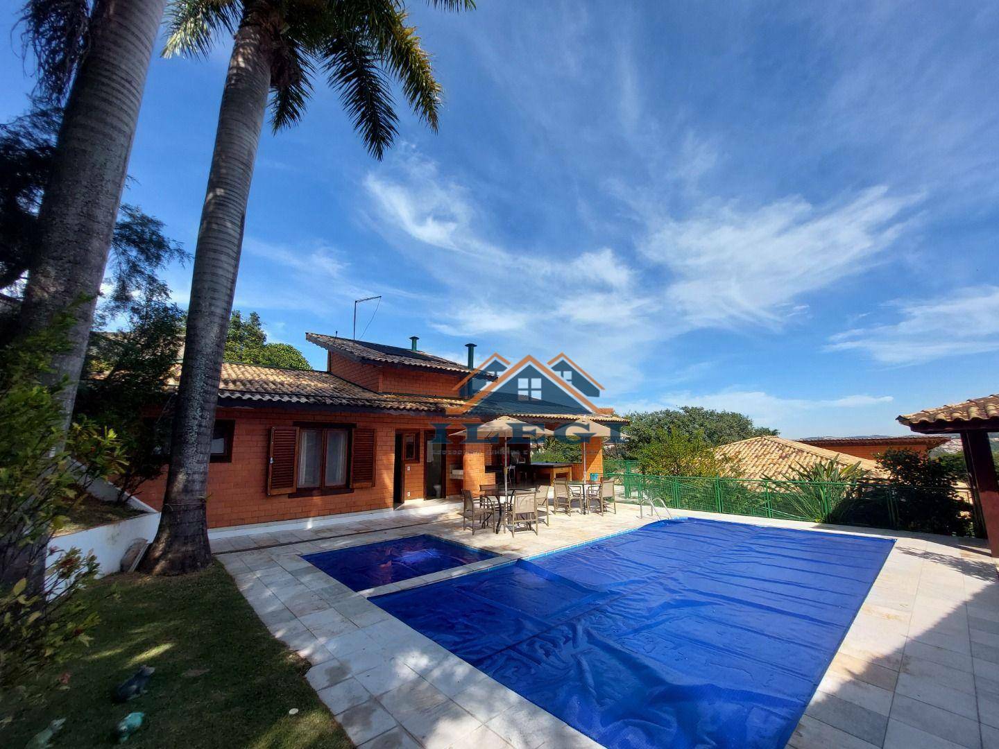 Casa de Condomínio à venda com 4 quartos, 385m² - Foto 1