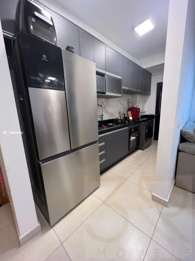 Apartamento à venda com 2 quartos, 60m² - Foto 3