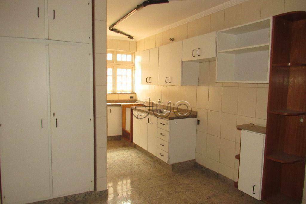 Casa para alugar com 3 quartos, 320m² - Foto 31