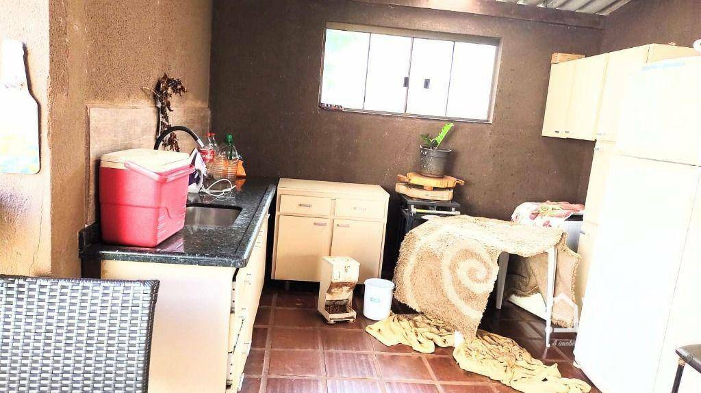 Casa à venda com 4 quartos, 250m² - Foto 18