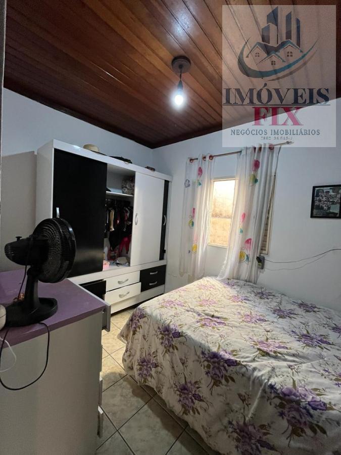 Casa à venda com 4 quartos, 218m² - Foto 14