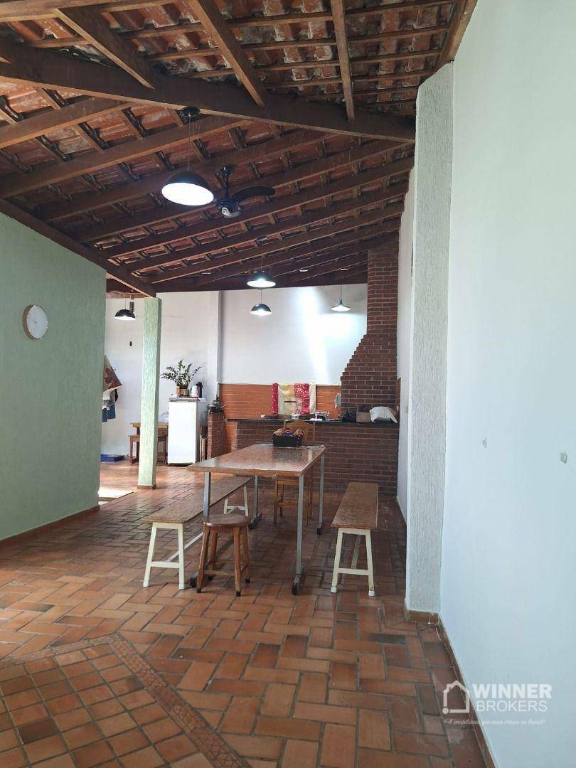 Casa à venda com 3 quartos, 217m² - Foto 18