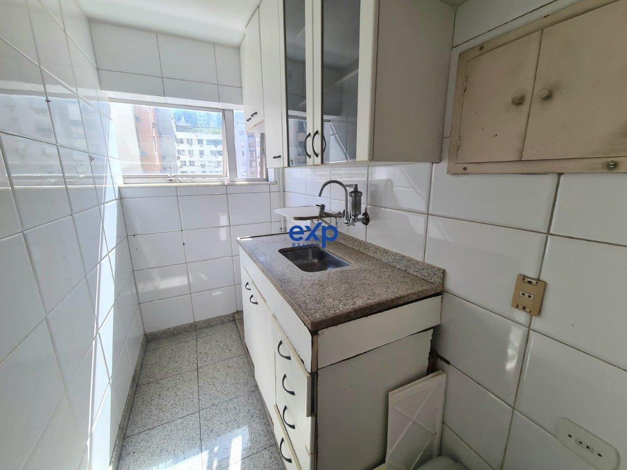 Apartamento à venda com 1 quarto, 50m² - Foto 32