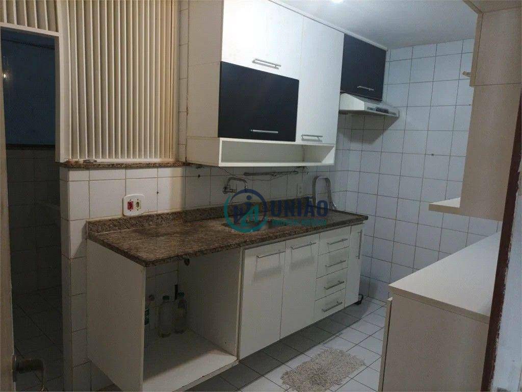 Apartamento à venda com 2 quartos, 70m² - Foto 12