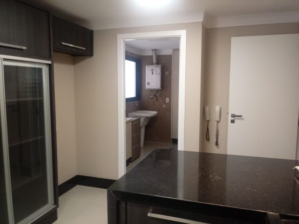 Apartamento para alugar com 3 quartos, 157m² - Foto 20