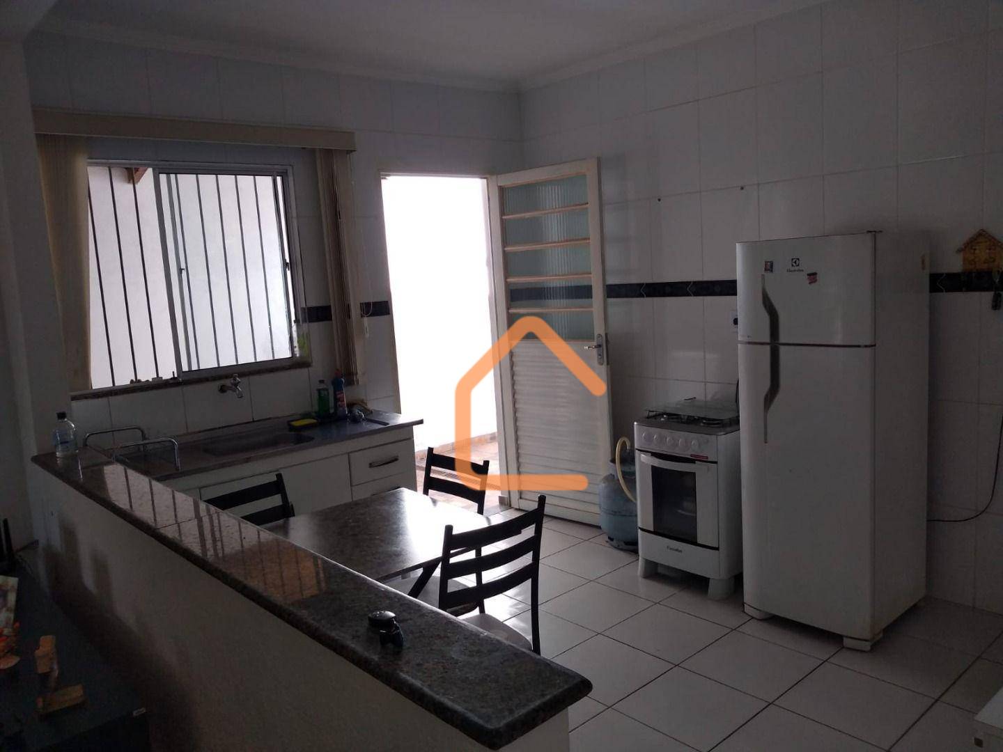 Casa à venda com 2 quartos, 109m² - Foto 5