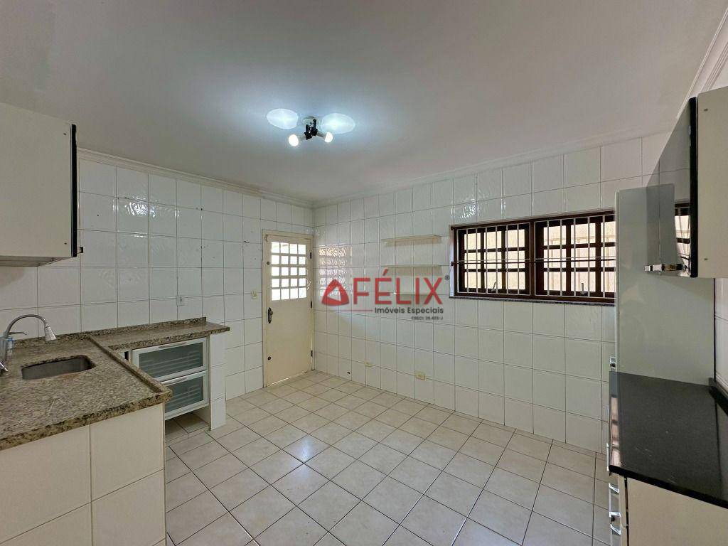 Sobrado à venda e aluguel com 3 quartos, 175m² - Foto 10