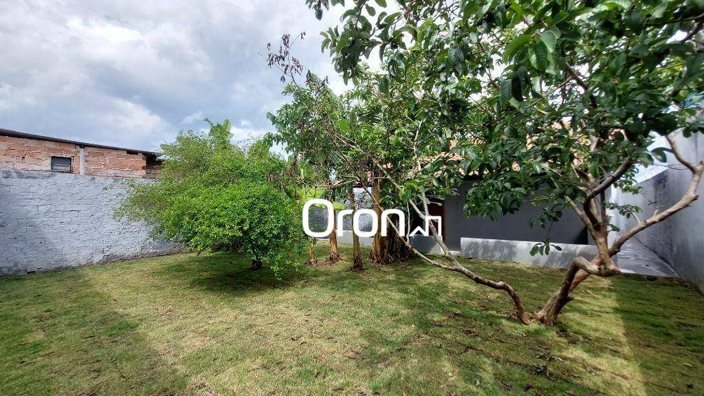 Casa à venda com 2 quartos, 90m² - Foto 2