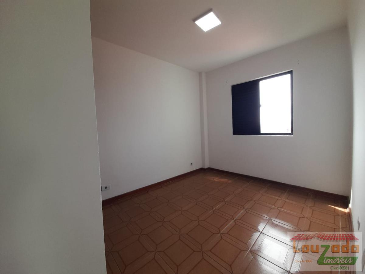 Apartamento para alugar com 3 quartos, 120m² - Foto 13