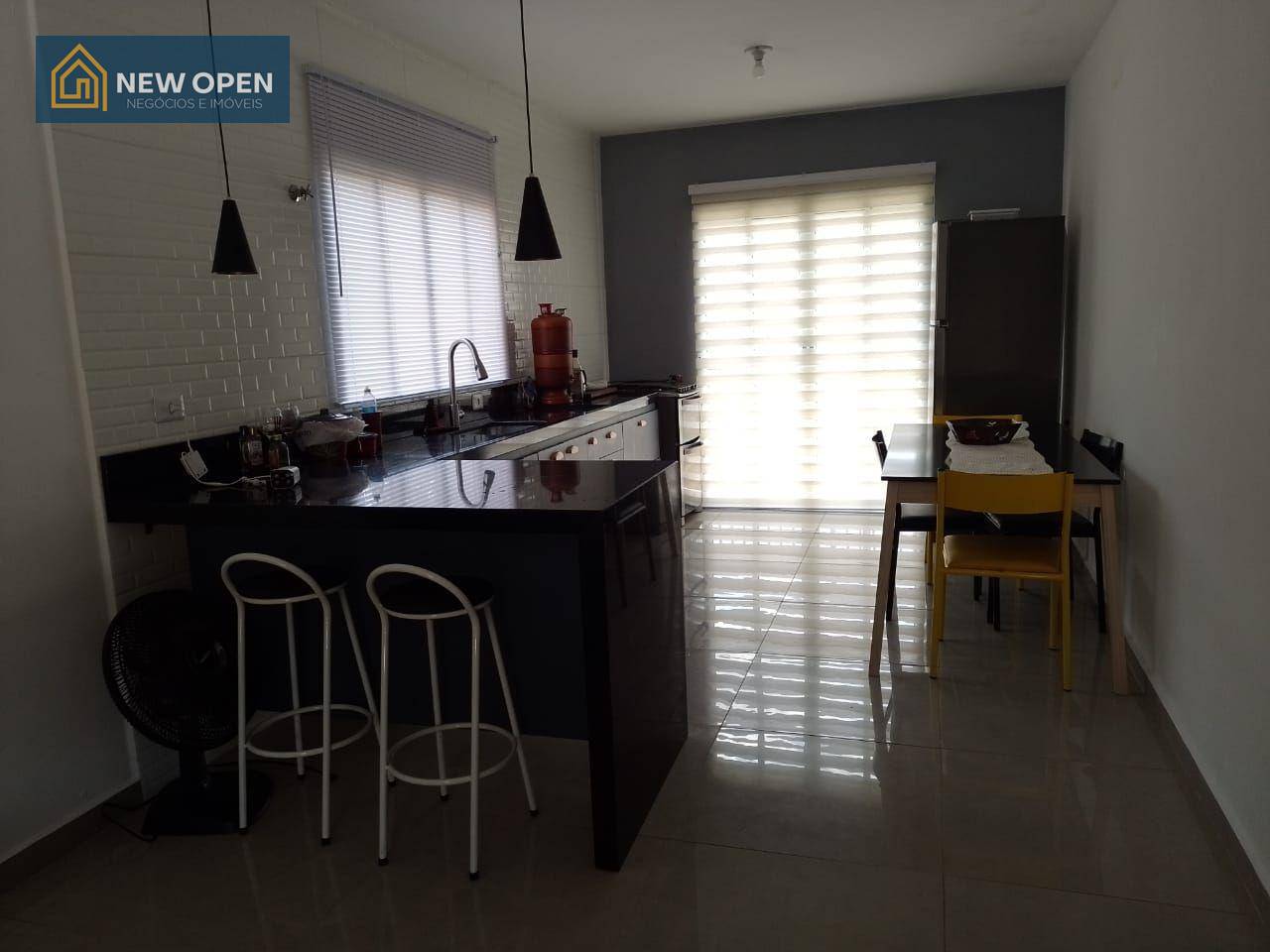 Casa à venda com 2 quartos, 100m² - Foto 7