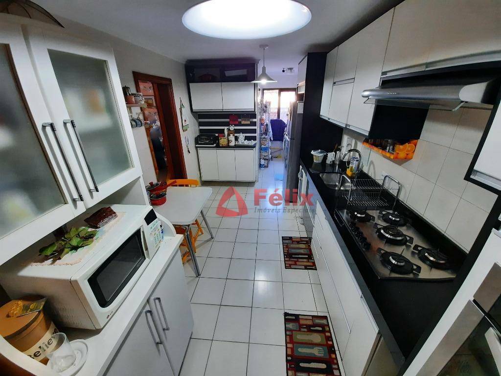 Apartamento à venda com 3 quartos, 125m² - Foto 3