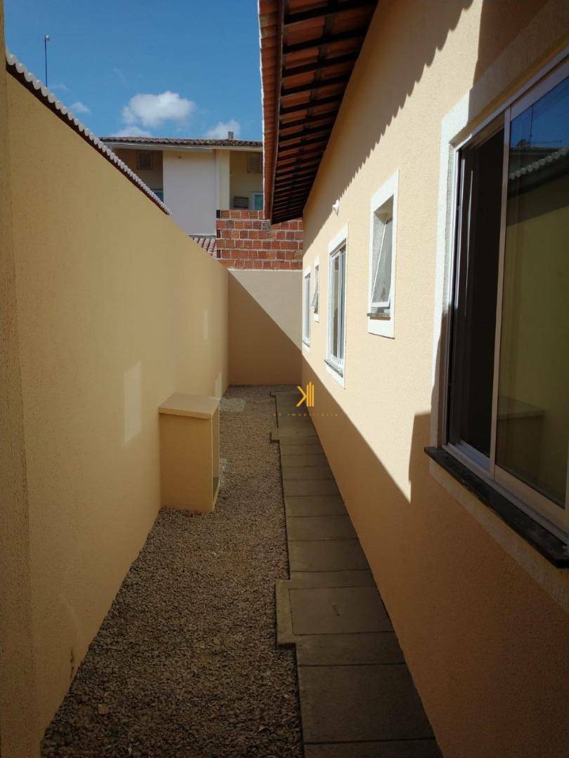 Casa à venda com 3 quartos, 68m² - Foto 4