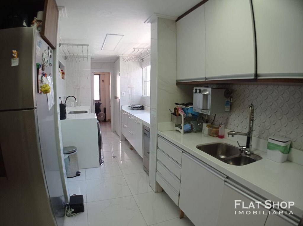 Apartamento à venda com 3 quartos, 151m² - Foto 32