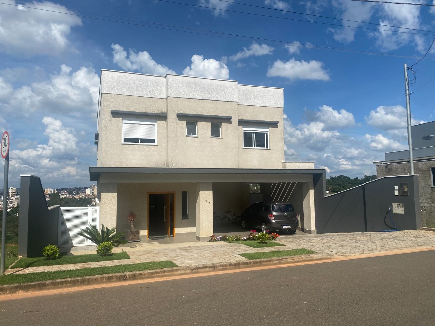 Casa de Condomínio à venda com 4 quartos, 310m² - Foto 2