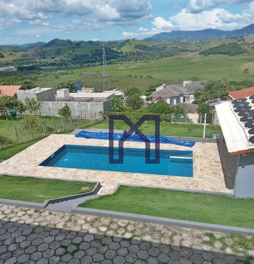 Casa à venda com 3 quartos, 224m² - Foto 1