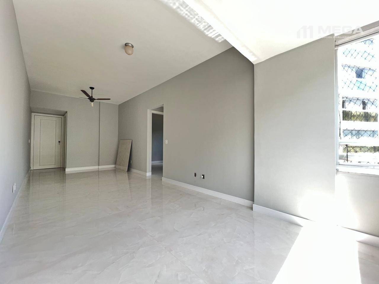 Apartamento à venda com 2 quartos, 75m² - Foto 7