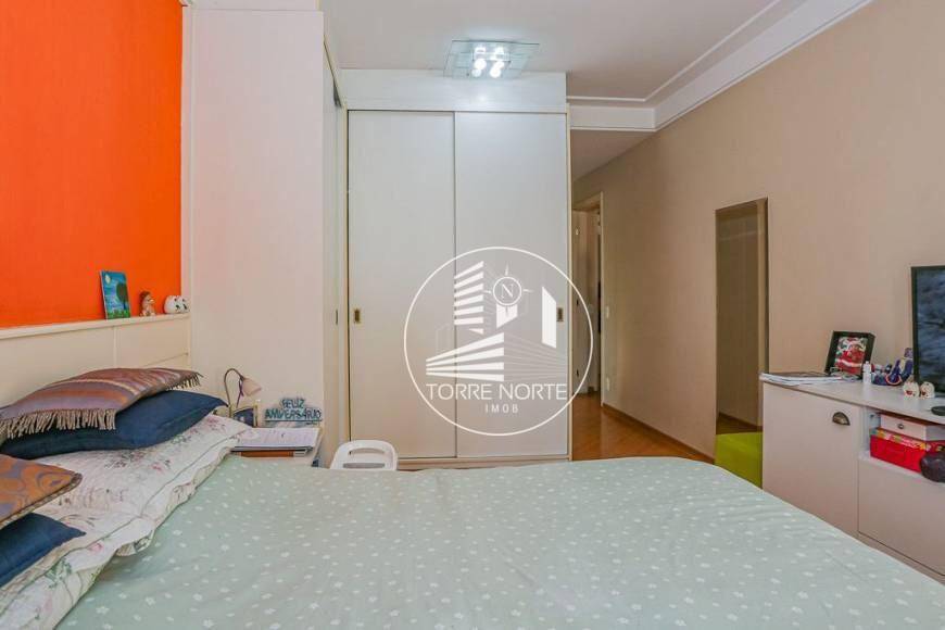 Apartamento à venda com 3 quartos, 137m² - Foto 9