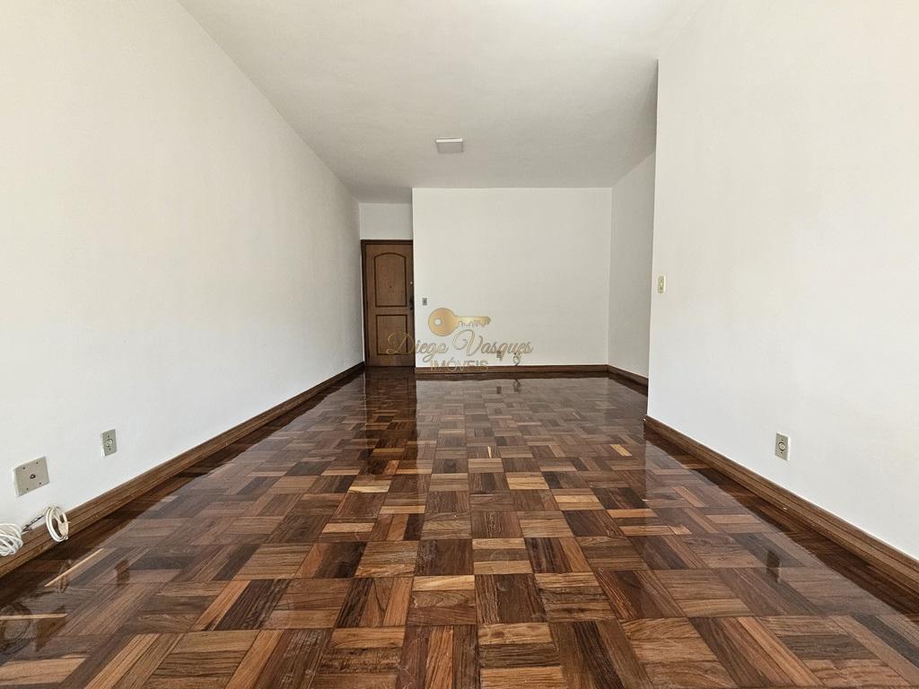 Apartamento à venda com 2 quartos, 70m² - Foto 4