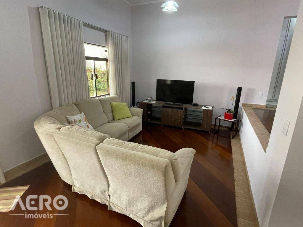 Casa de Condomínio à venda com 3 quartos, 341m² - Foto 11