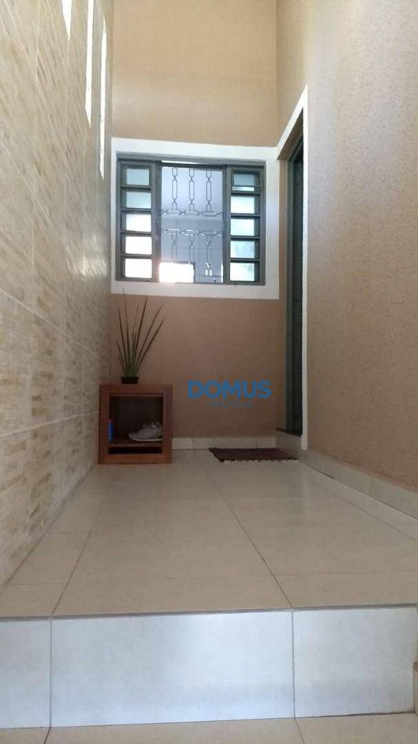 Casa à venda com 2 quartos, 90m² - Foto 2