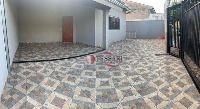 Casa à venda com 3 quartos, 255m² - Foto 2