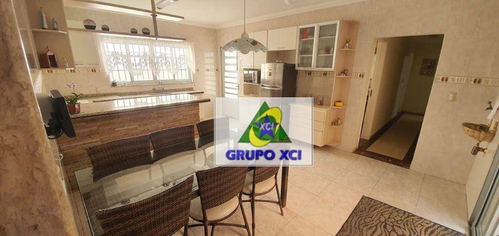 Casa à venda com 3 quartos, 292m² - Foto 17