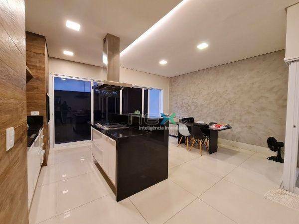 Sobrado à venda com 3 quartos, 309m² - Foto 10