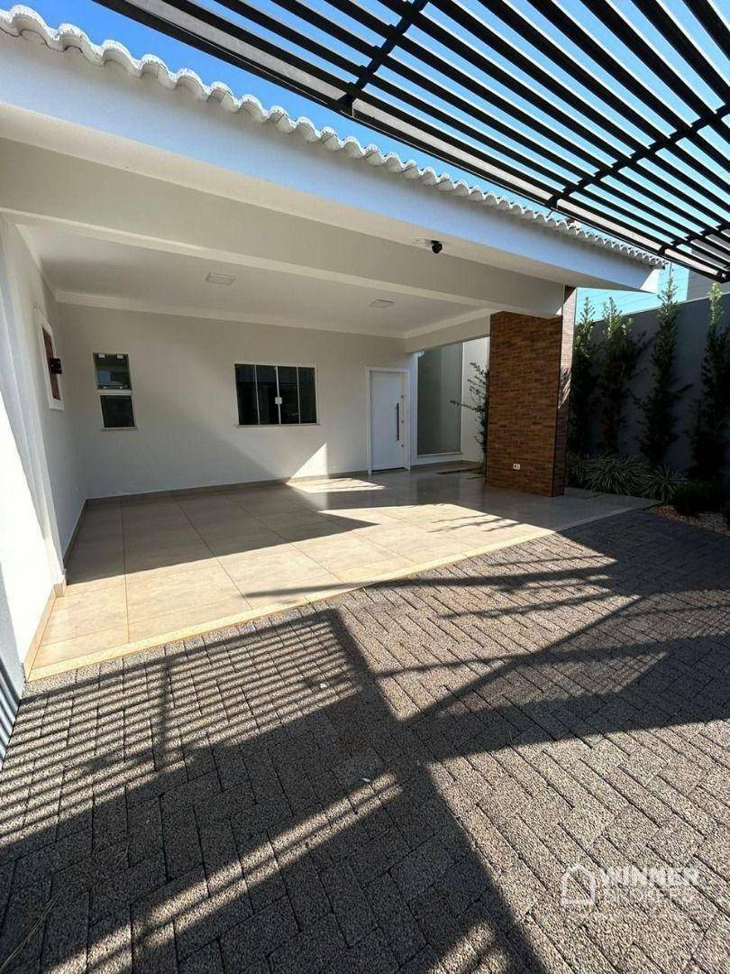 Casa à venda com 3 quartos, 137m² - Foto 1